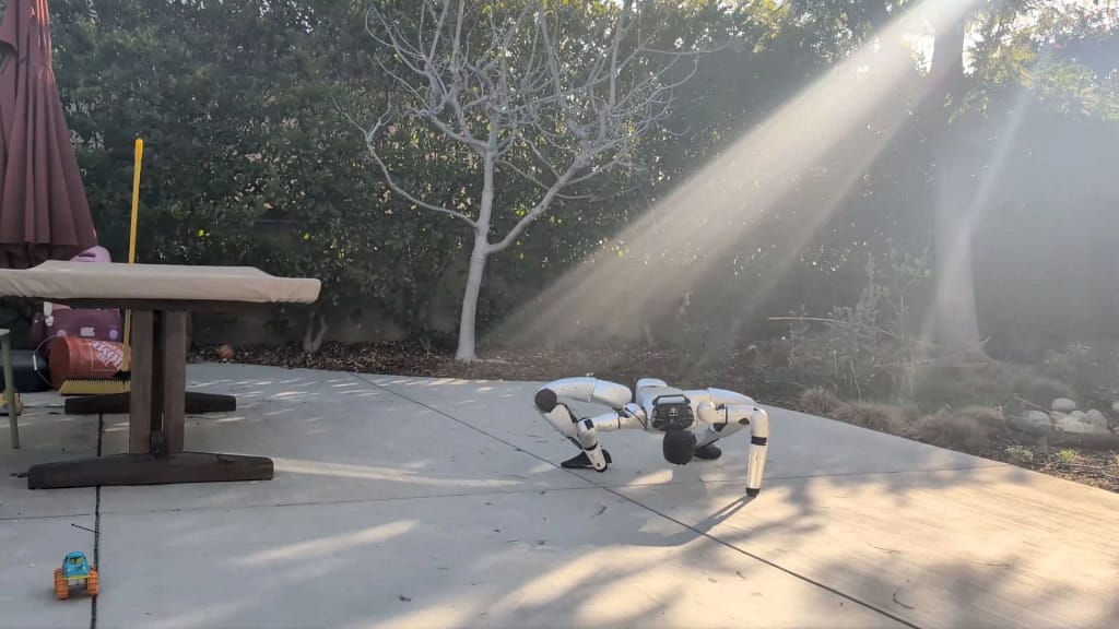 Robots en cinco frentes: del humano que abandona la línea al hongo vivo, la mano sin cables y Alex para defensa