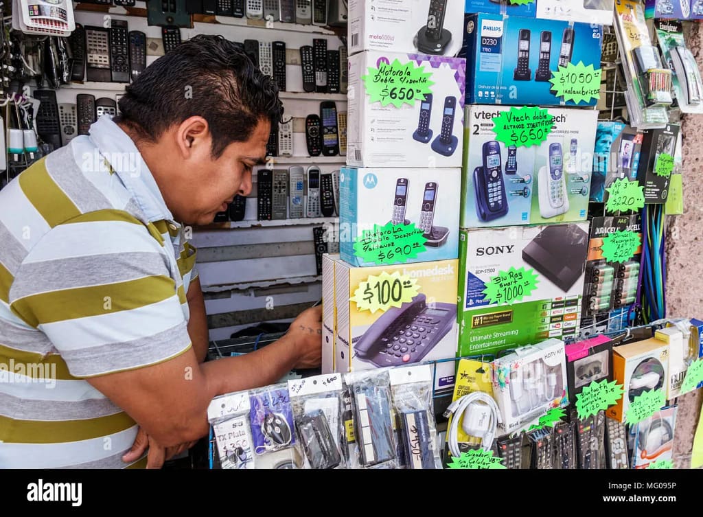 Plaza de la Tecnología en Puebla: explosiones eléctricas y operativos por piratería y celulares robados