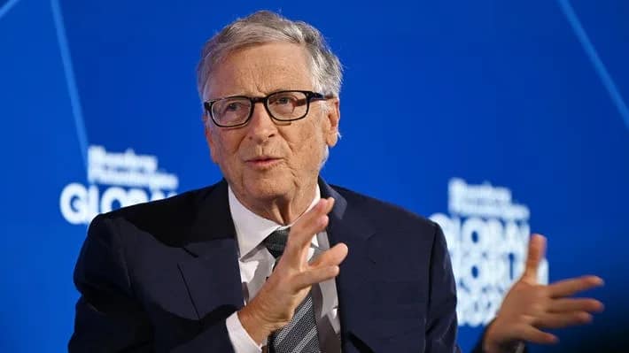 Bill Gates exige regulación obligatoria de la IA tras advertir riesgo extremo de muertes masivas